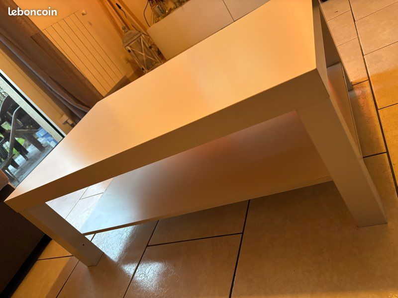 Table basse blanche (image 2)