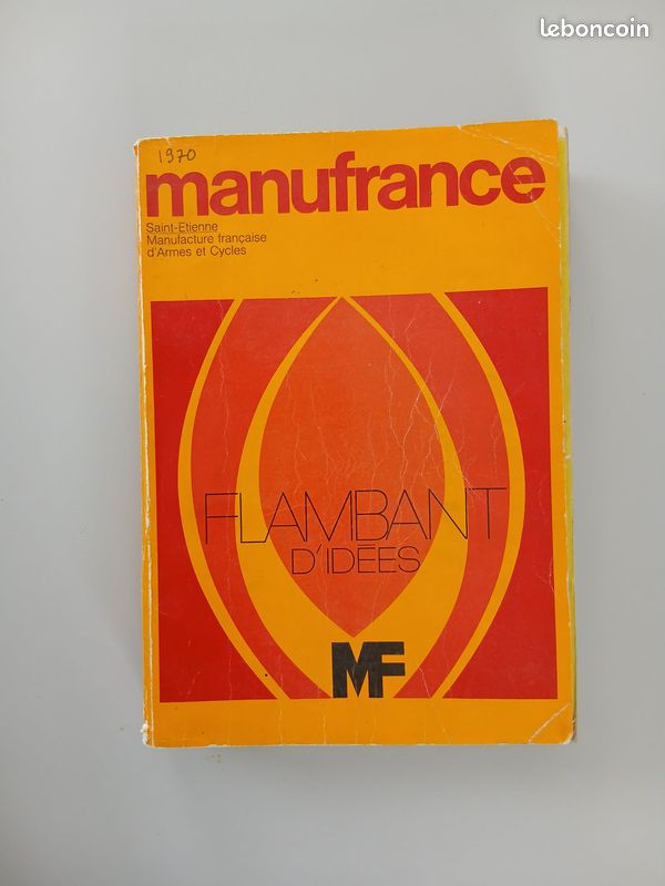 LOT ANCIEN MATÉRIEL de pêche Manufrance - Moulinet, Fil, pochette émerillons