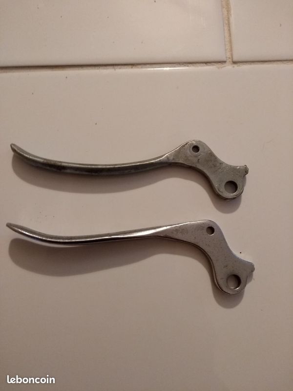 Paire de Leviers SRAM FORCE E1 eTap AXS avec étriers et durites Paire de Leviers SRAM FORCE E1 eTap AXS avec étriers et durites