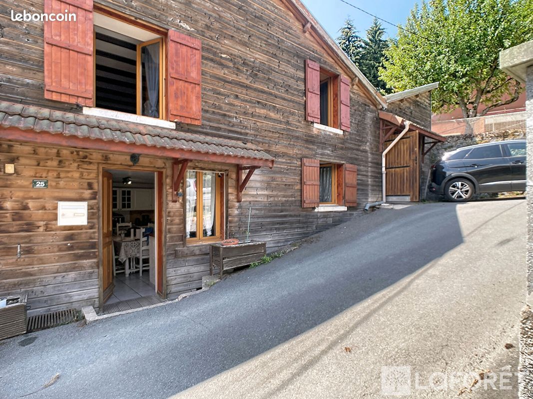 Maison 4 pièces 76 m² · à Poule-les-Écharmeaux · 76 m² · 149 000 €