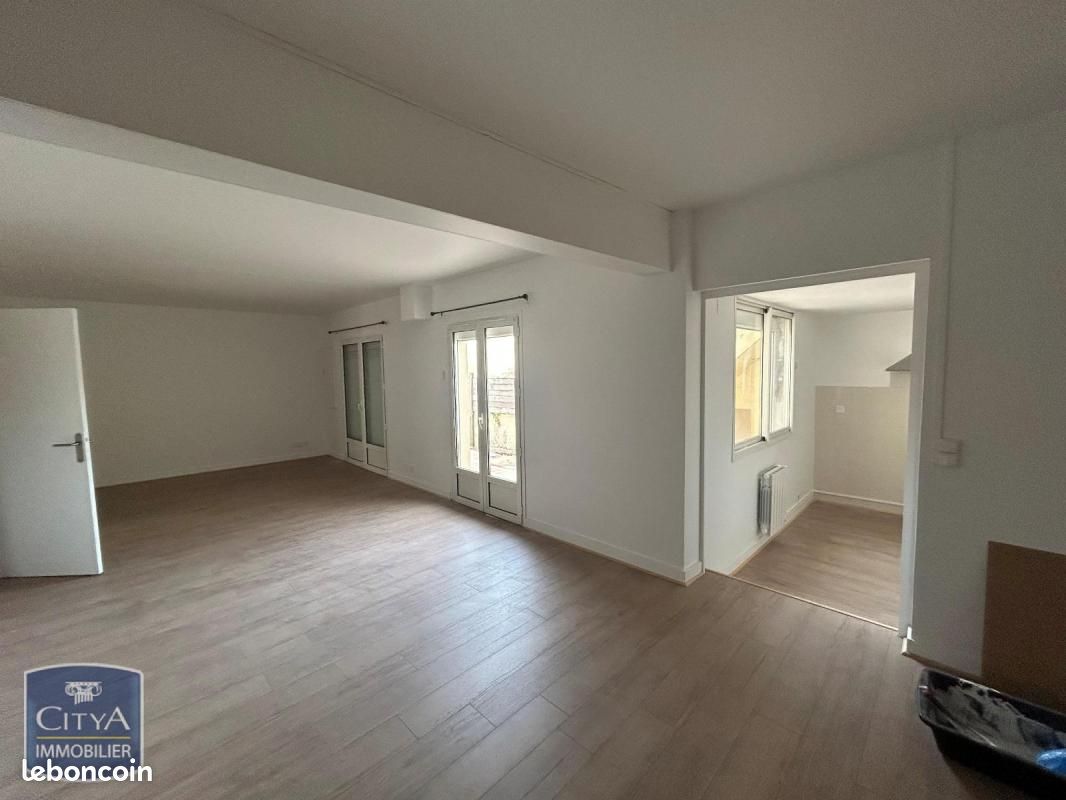 Appartement 4 pièces 107 m² · à Bouglon · 107 m² · 690 €/mois