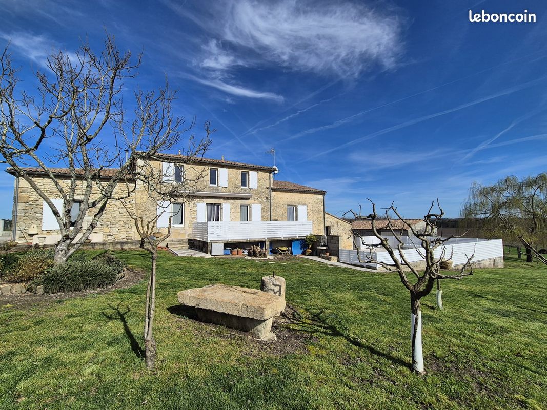 Maison 7 pièces 226 m² · à Sauveterre-de-Guyenne · 226 m² · 530 000 €