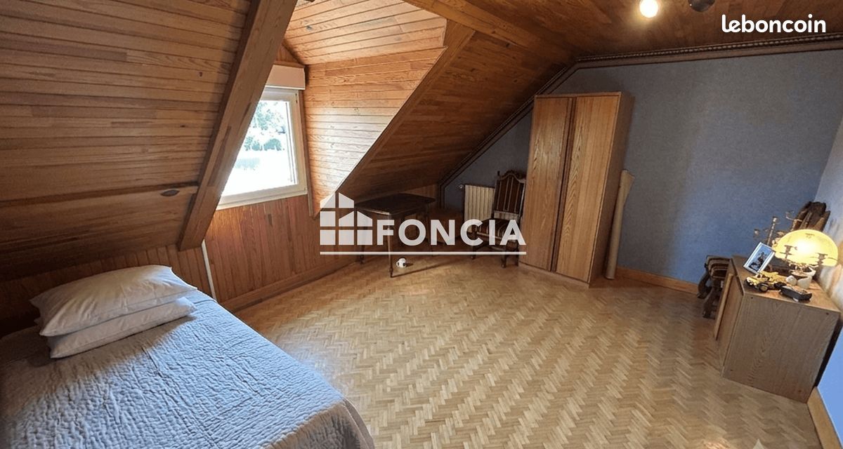 À vendre – Maison familiale avec dépendances et grand terrain à l'entrée du Mans – Changé (image 8)