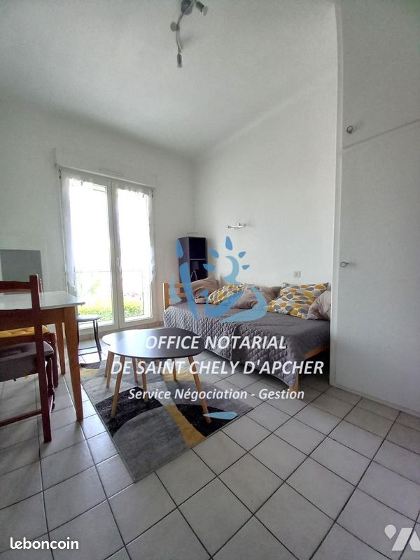 Appartement 17 m² · à Saint-Chély-d'Apcher · 17 m² · 270 €/mois