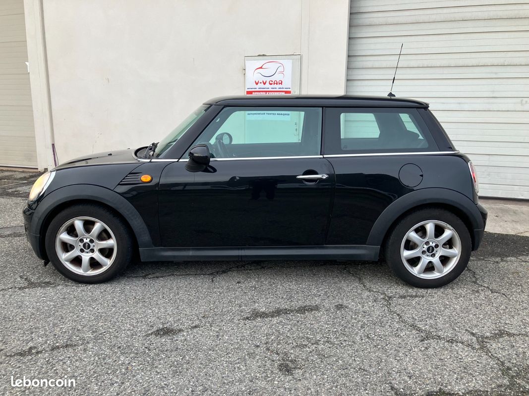 MINI HATCH R56 Cooper 1.6 D 110ch Pack Chili/Garantie 6 mois/Système Star Stop/ Clim/Vitres électriques (image 7)