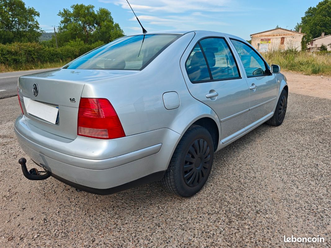 WOLKSWAGEN BORA 1.6i 100CV / BOITE AUTOMATIQUE / ATTELAGE / CT OK (image 4)