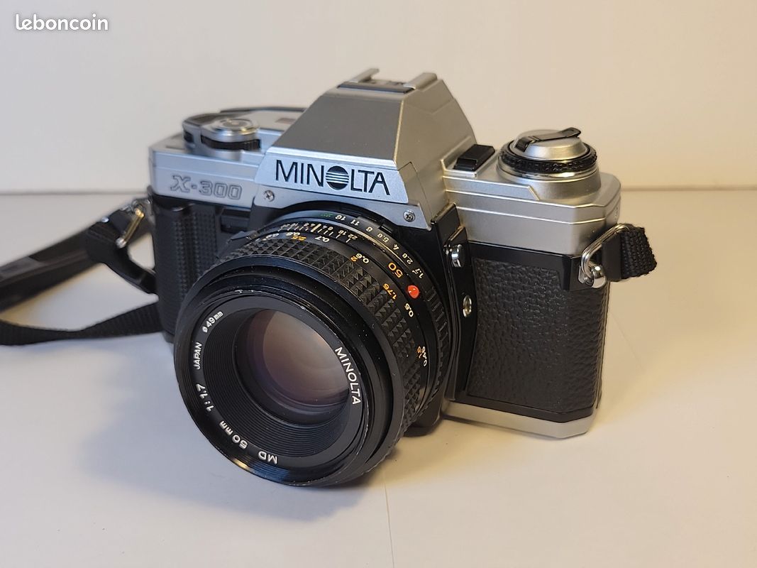 MINOLTA HI-MATIC 9 avec objectif Minolta Rokkor 1.7/45mm *** obturateur
