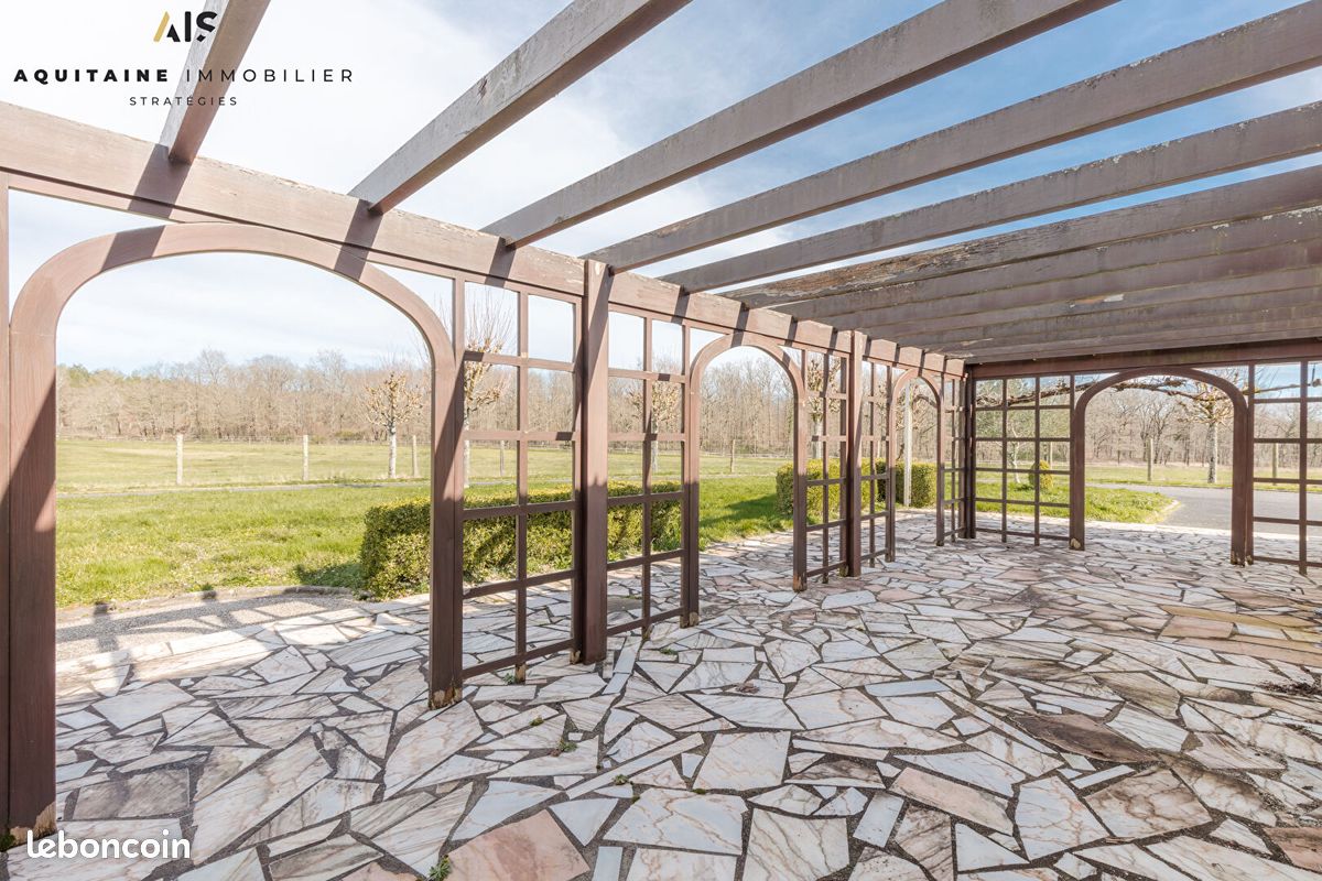 Maison 6 pièces 385 m² - Confolens 16500 (image principale 10)