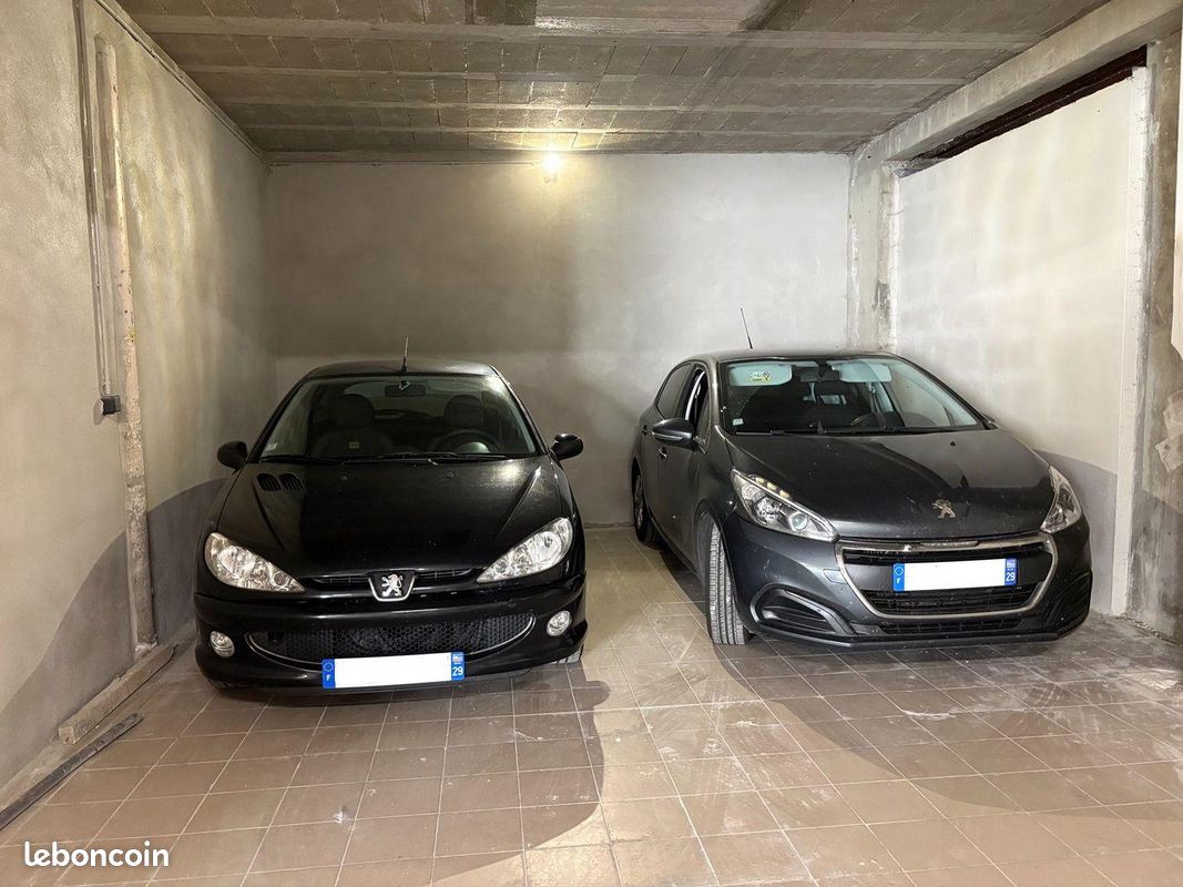 Parking 2 pièces Quimper · 32 000 €