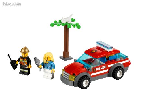 LEGO CITY 60001 La voiture du chef des pompiers COMPLET HA77 (image 2)