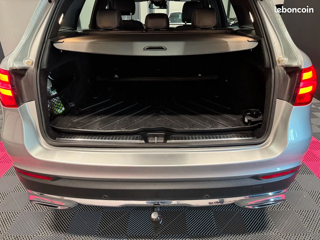 MERCEDES GLC 220 d 9G-Tronic 4Matic Sportline / SUIVI ENTRETIEN / PACK AMG / ATTELAGE / GARANTIE 12 MOIS (image 19)