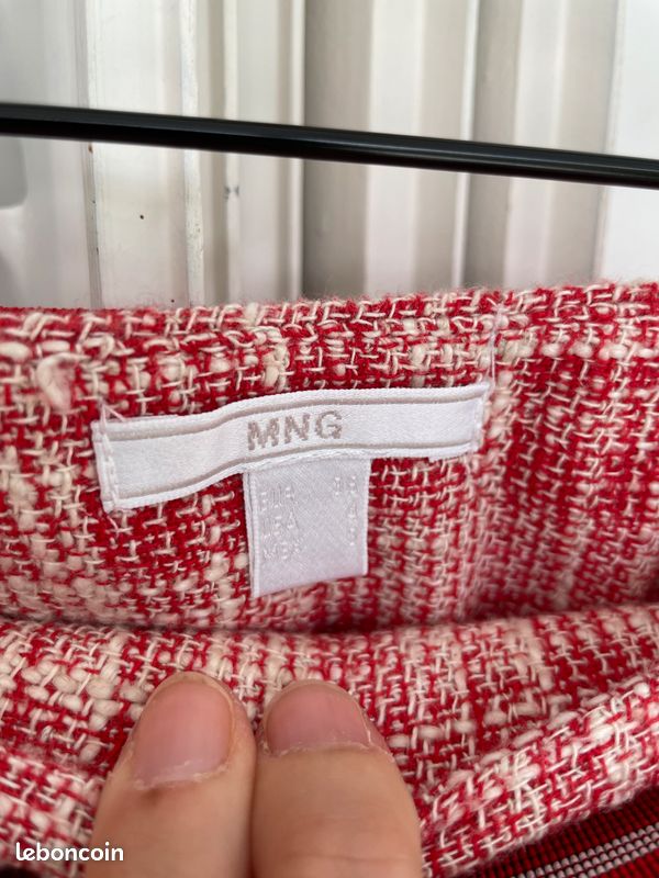 Mini-jupe Mango vintage (elle a 20 ans) taille 36 avec ceinture blanche et rouge très bon état (image 2)