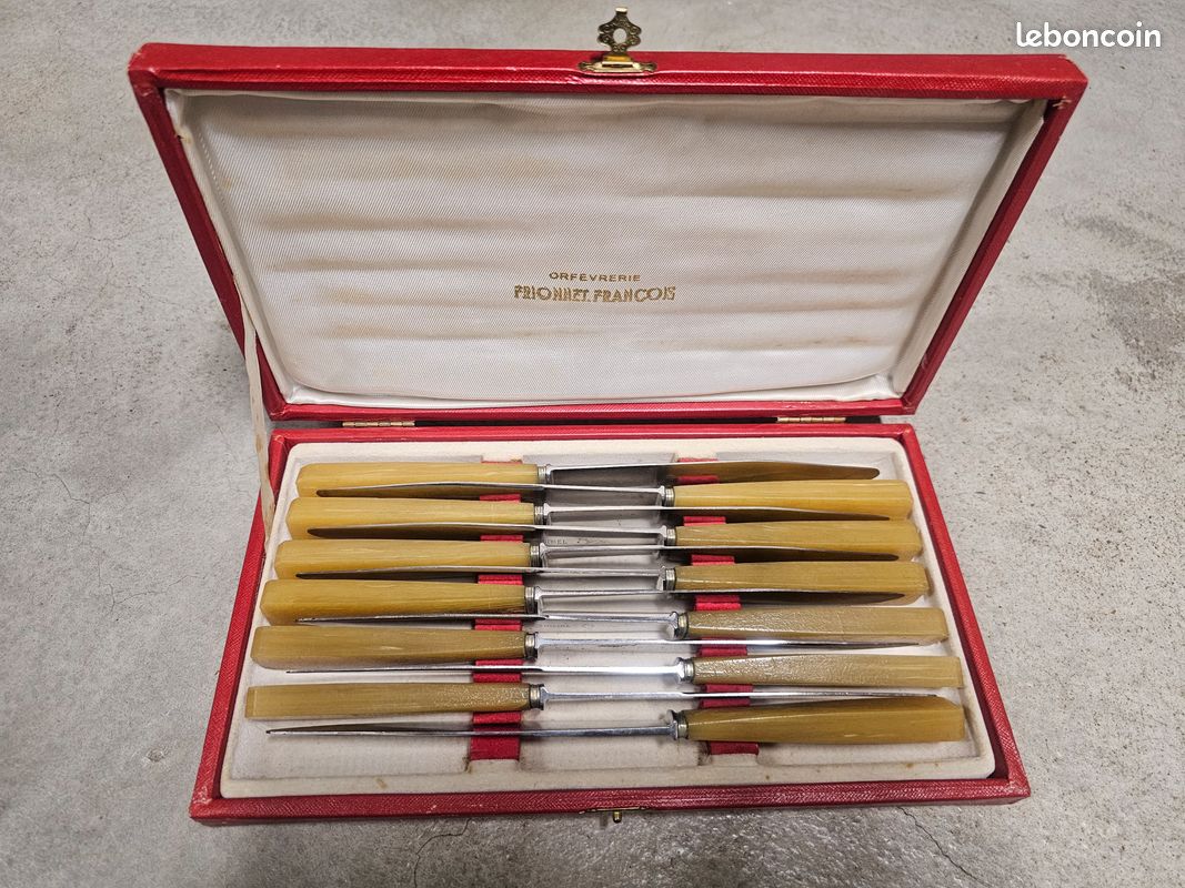 12 couteaux François Frionnet Orfèvrerie
