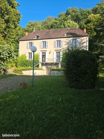 Belle propriété ancienne familiale à rénover vue dégagée grand terrain clos