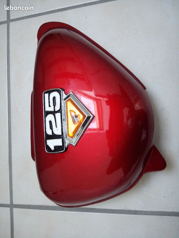 Cache latéral 125 cbs avec sigle (neuf) - Équipement moto