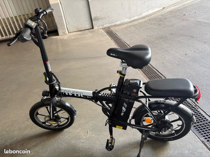 Test du vélo électrique pliable A01 : compact, pratique et puissant