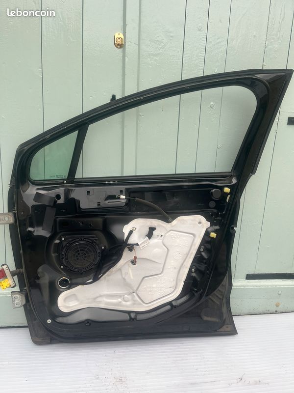 Porte AVD de couleur noir Peugeot 3008/5008 (image 3)