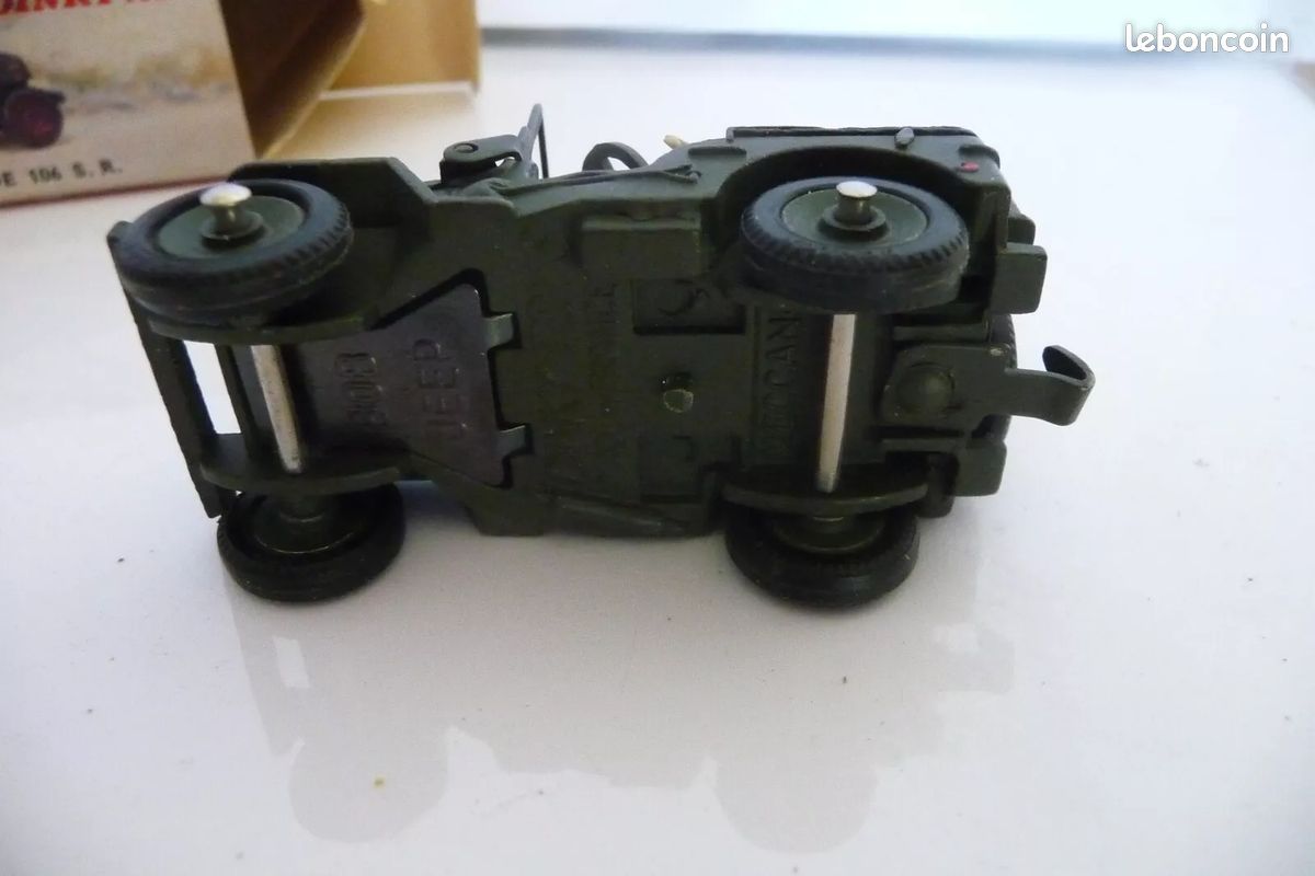DINKY TOYS JEEP AVEC CANON DE 106 S.R n° 829 MECCANO Made in France - Collection