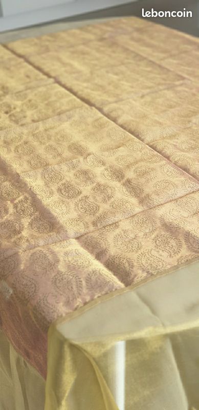 Nappe festive 160x160 or et rose - Fibre métallique - Excellent état (image 9)