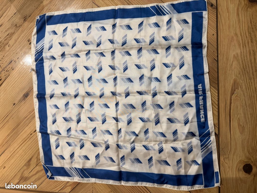 Foulard Carré Vintage En Soie 100% Erre - Motif Floral, Fait Main En Italie