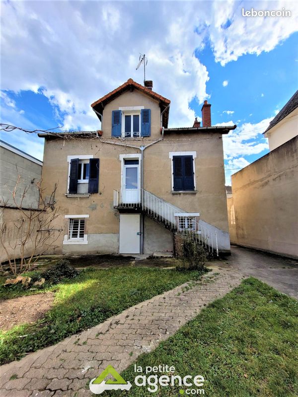Local commercial 1 pièce 16 m² · à Montluçon · 16 m² · 135 €/mois