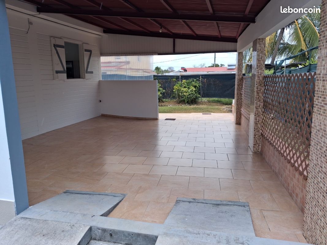 Maison 5 pièces 128 m² · à Petit-Canal · 128 m² · 1 100 €/mois