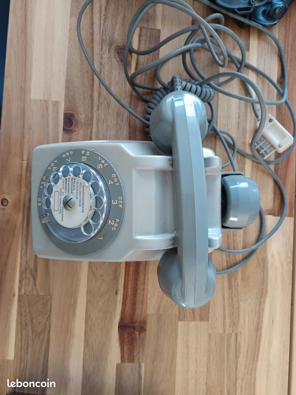 Ancien Téléphone Fixe SOCOTEL Bleu – Cadran Rotatif – Vintage Années 1970