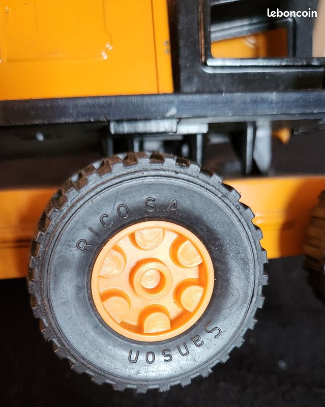Camion Grue Miniature Samson Junior - AD332 - Marque Rico - Orange - Bon état