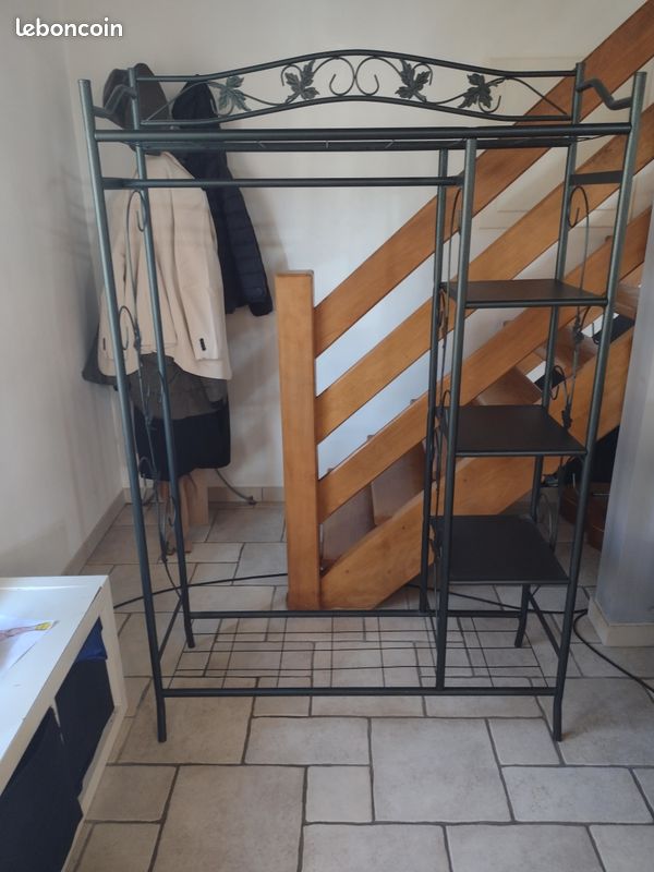Vestiaire en fer (image 1)