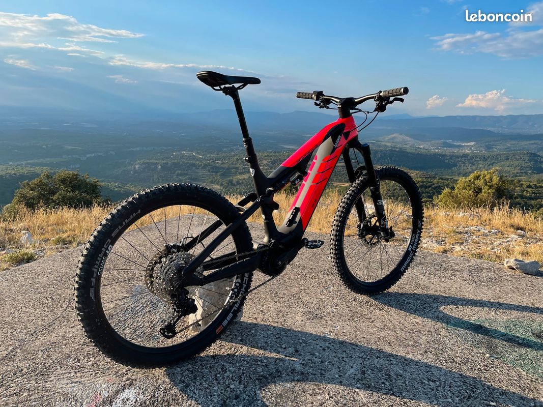 Vttae rotwild cadre carbone 750 watts Vélos