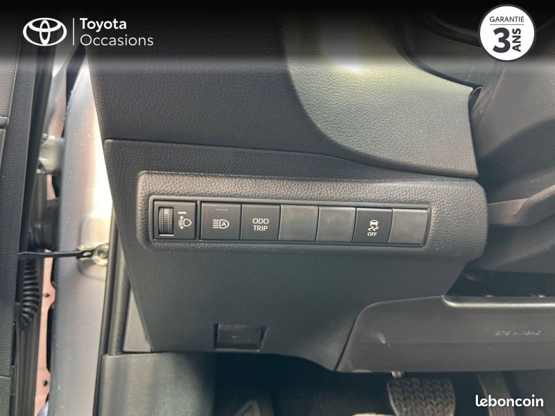Toyota Corolla 1.8 140ch Design Pack Confort (image 22)
