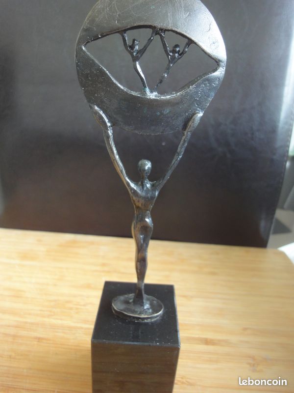 Sculpture en bronze de Corry Ammerlaan ,socle en marbre (image 7)
