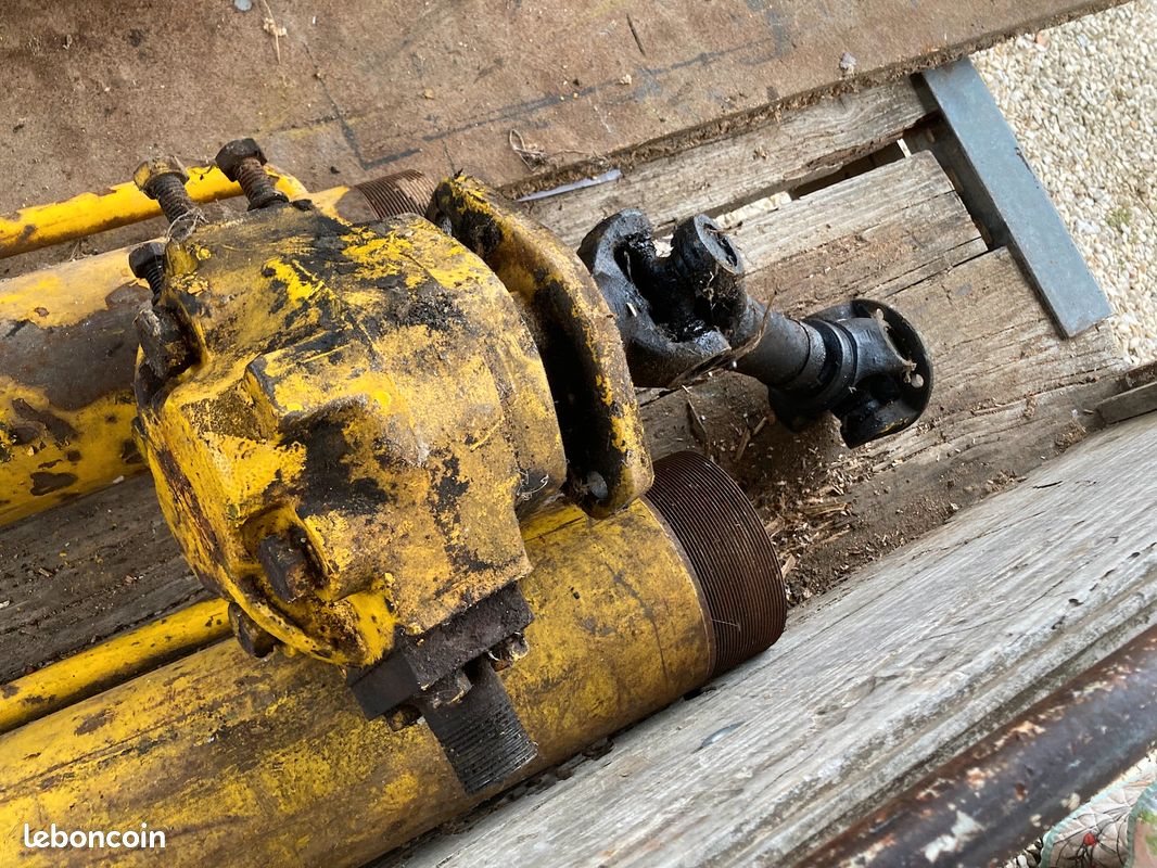 Pompe hydraulique tractopelle JCB 2C2 (image 3)