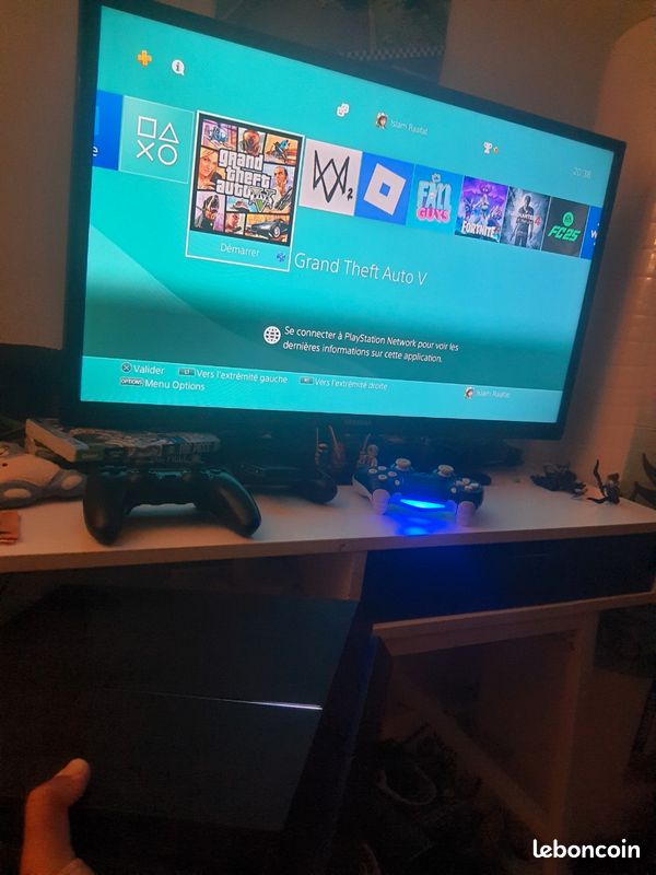 Ps4 864 go + 2 jeu + une manette (image 5)