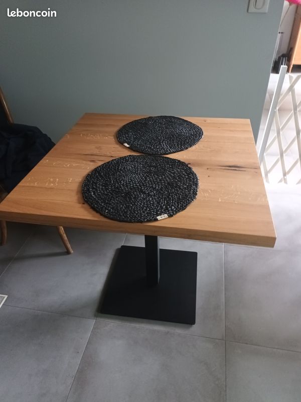 Table (image 1)