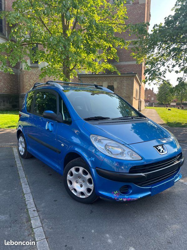 Peugeot 1007 1.4 Dolce (image 1)