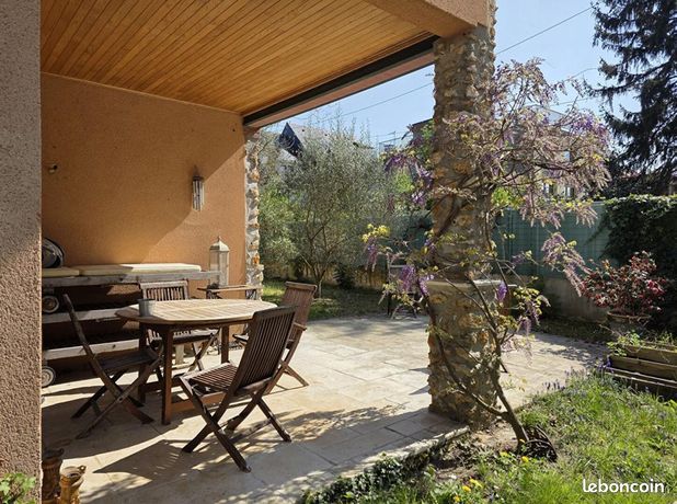 Propriété 8 pièces 184 m²