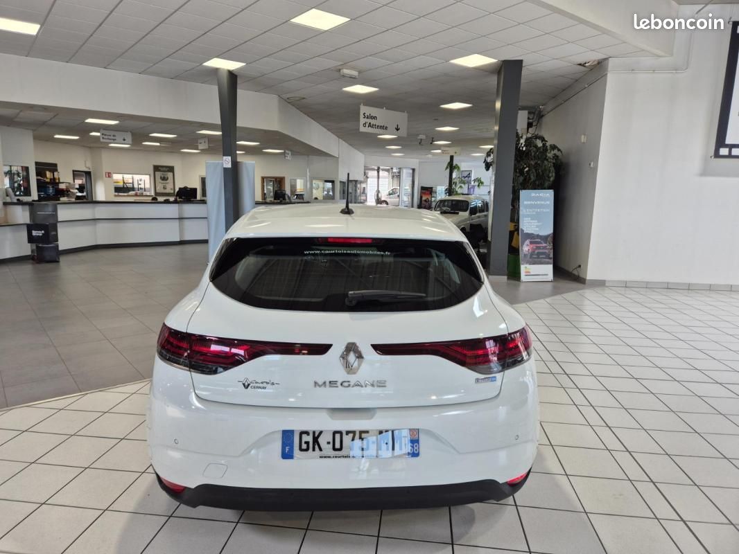 Renault Mégane IV Berline E-Tech plug-in hybrid 160 Evolution (image 6)