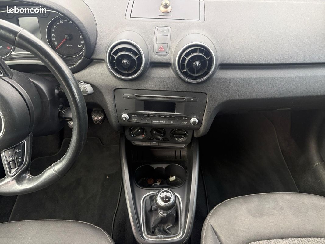 AUDI A1 SPORTBACK 1.4 TDI 90 Ambiente (image 11)