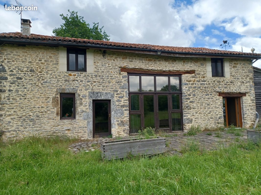 Maison 5 pièces 140 m² - Chasseneuil-sur-Bonnieure 16260 (image principale 1)