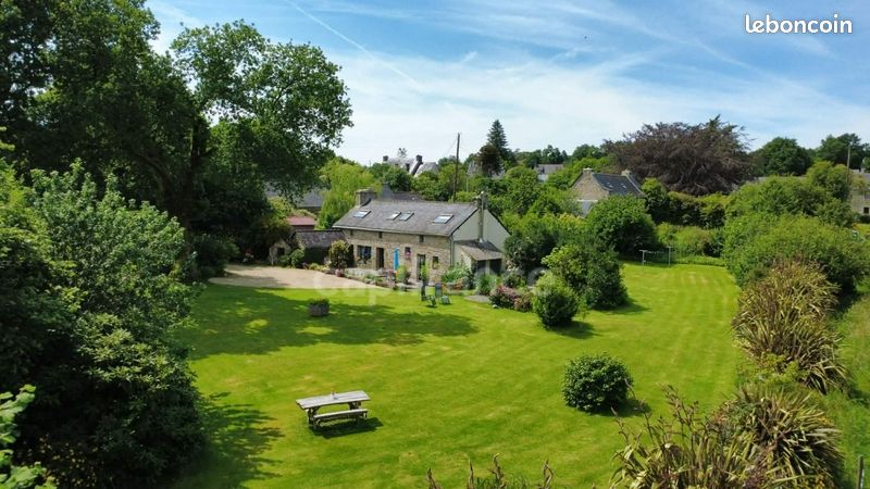Maison 8 pièces 110 m² · à Berrien · 110 m² · 336 320 €