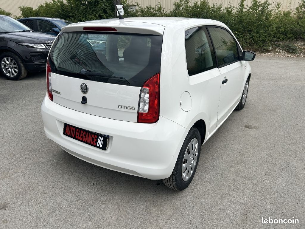 Skoda Citigo 1.0 12v MPI 60 ch Elegance (image 4)