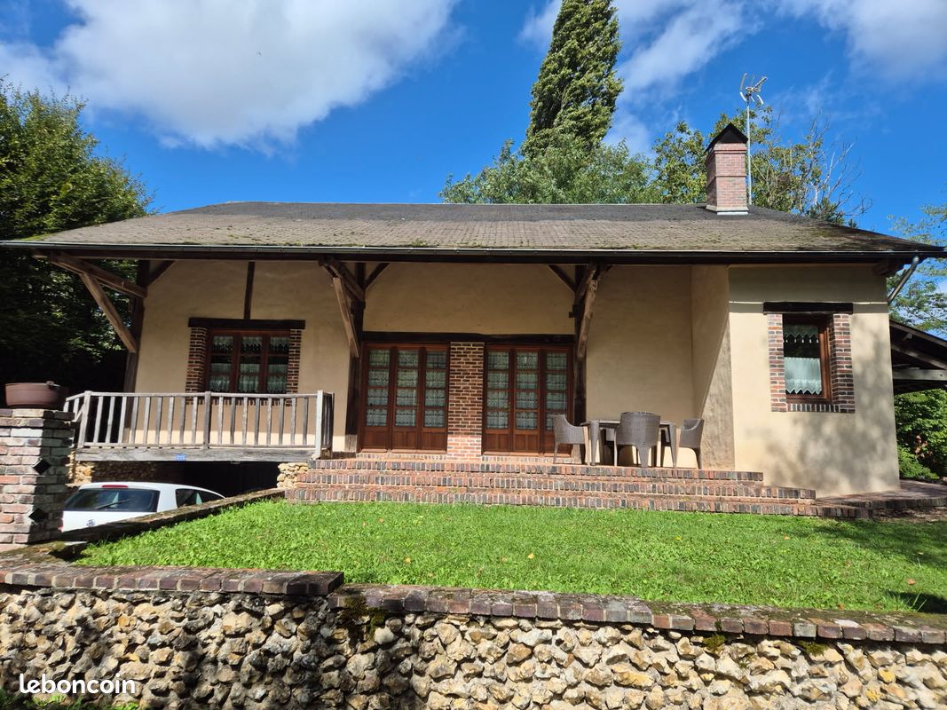 Maison 7 pièces 170 m² · à Charny Orée de Puisaye · 170 m² · 215 000 €