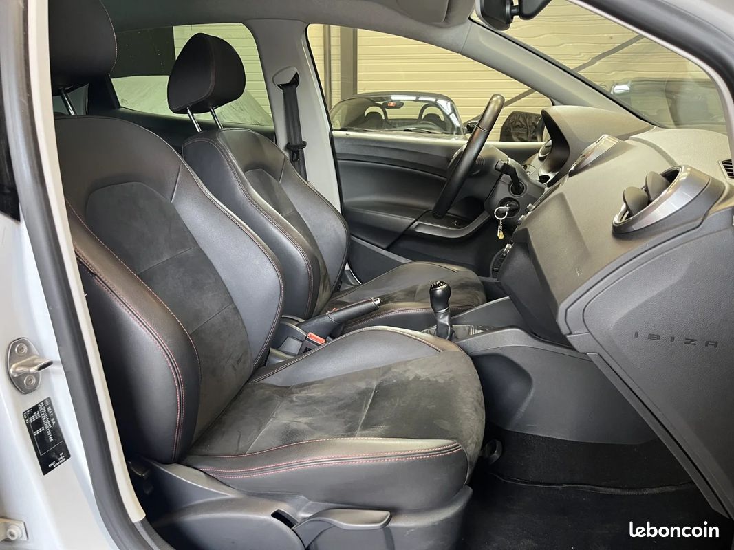 SEAT IBIZA 1.0 TSI 110 FR - CUIR ALCANTARA - TOIT OUVRANT - GPS - CLIM Auto - (image 12)