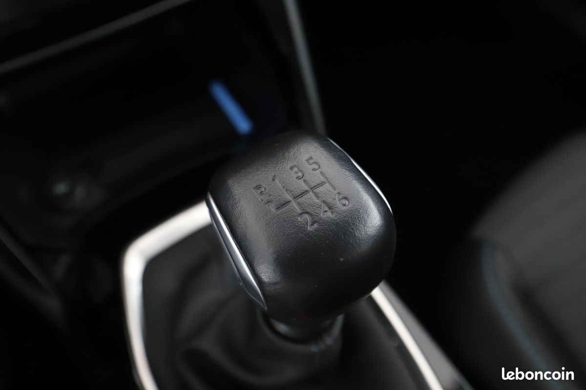 Peugeot 208 1.2 PureTech Allure Pack 100 ch (image 25)