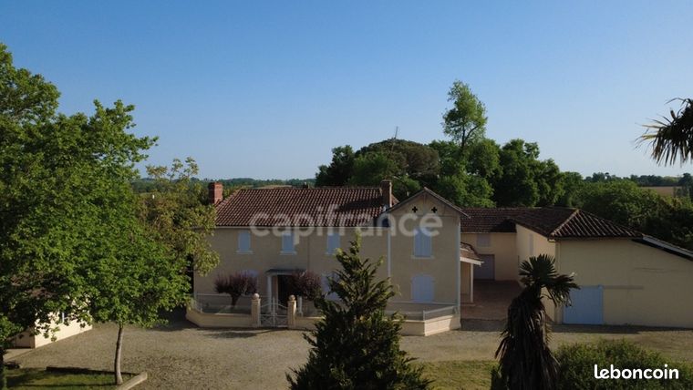 Maison 8 pièces 272 m²