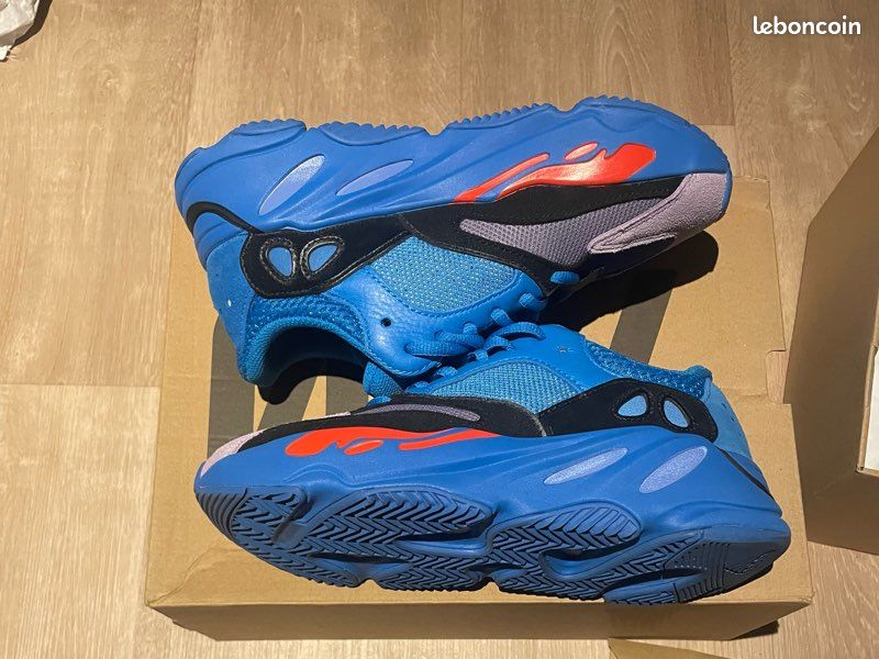 Yeezy 700 adidas (image 3)