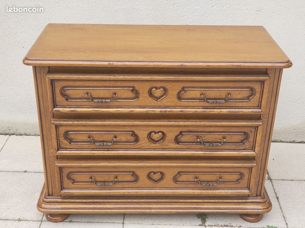 Commode KIRAN en décor chêne clair avec 3 tiroirs