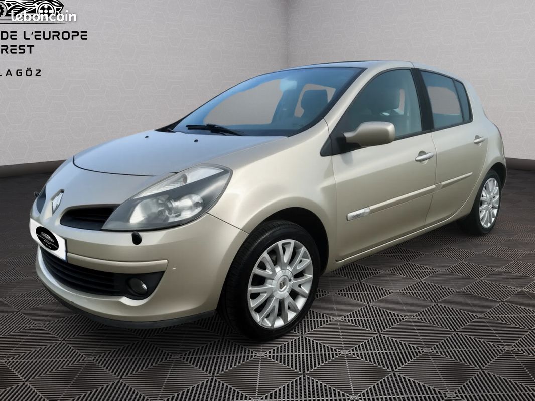 RENAULT Clio III 1.6 16V 110 Initiale Paris (image 1)