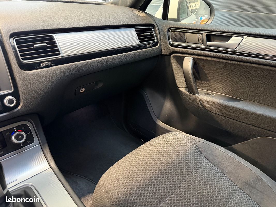 Volkswagen Touareg 3,0L V6 TDI 262Ch R-LINE BVA8 4X4 (image 15)